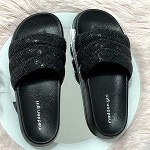 Madden Girl Ettie Black Rhinestone Slides (7)